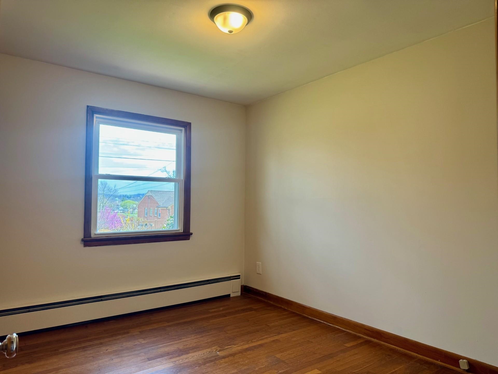 555 WATERMAN DR, HARRISONBURG, Virginia 22802, 3 Bedrooms Bedrooms, ,1 BathroomBathrooms,Residential,555 WATERMAN DR,675637 MLS # 675637