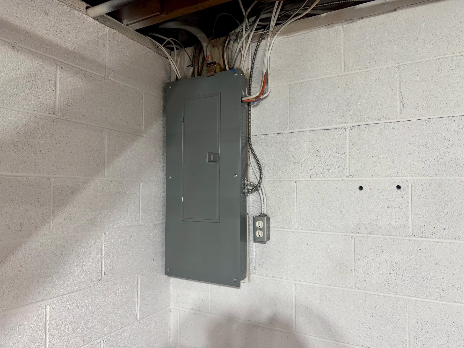 555 WATERMAN DR, HARRISONBURG, Virginia 22802, 3 Bedrooms Bedrooms, ,1 BathroomBathrooms,Residential,555 WATERMAN DR,675637 MLS # 675637