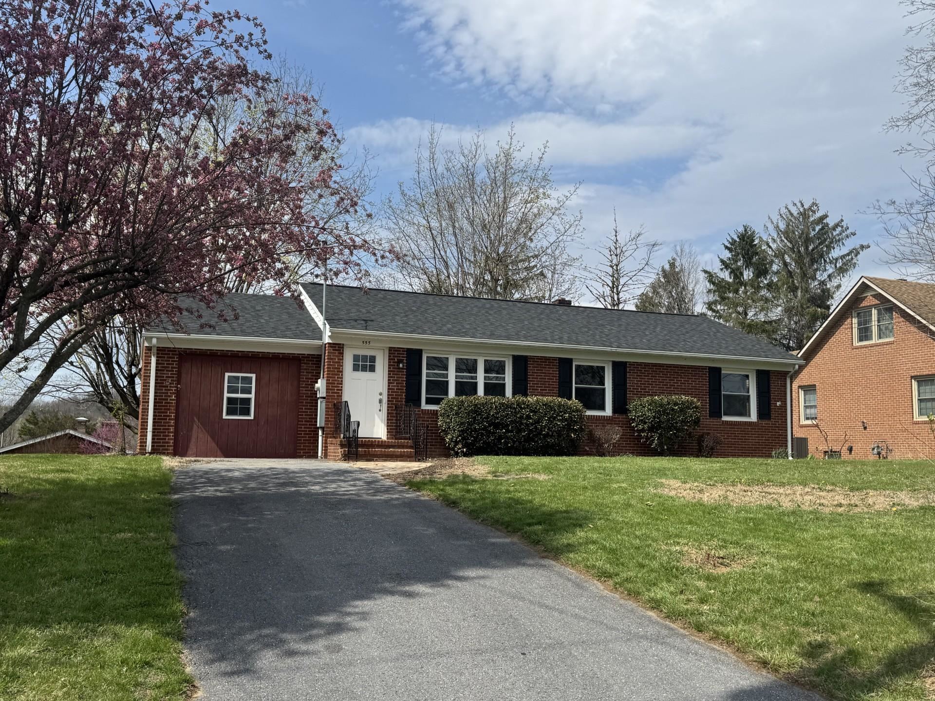 555 WATERMAN DR, HARRISONBURG, Virginia 22802, 3 Bedrooms Bedrooms, ,1 BathroomBathrooms,Residential,555 WATERMAN DR,675637 MLS # 675637