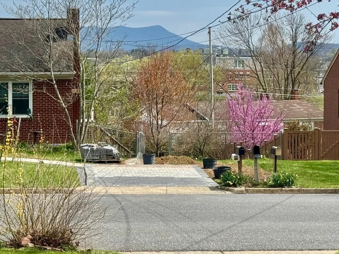 555 WATERMAN DR, HARRISONBURG, Virginia 22802, 3 Bedrooms Bedrooms, ,1 BathroomBathrooms,Residential,555 WATERMAN DR,675637 MLS # 675637