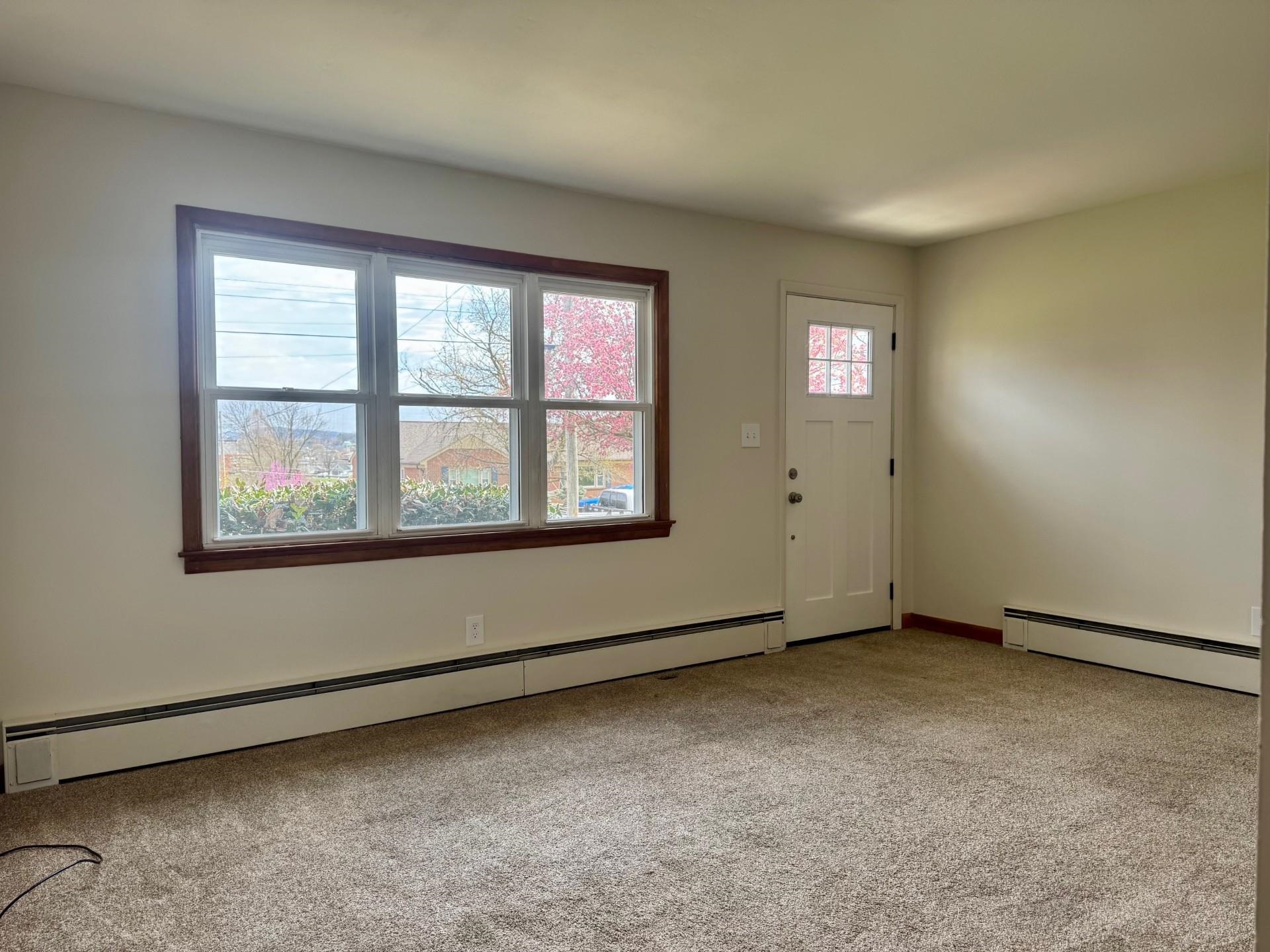 555 WATERMAN DR, HARRISONBURG, Virginia 22802, 3 Bedrooms Bedrooms, ,1 BathroomBathrooms,Residential,555 WATERMAN DR,675637 MLS # 675637