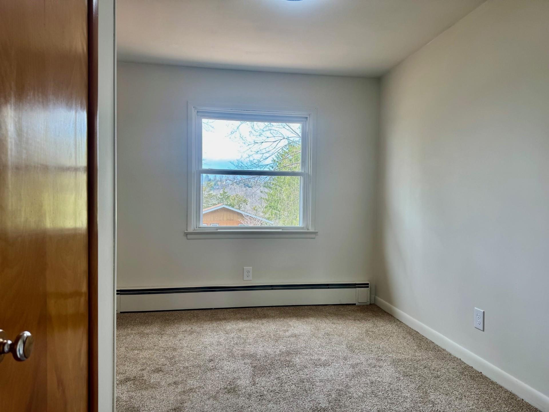 555 WATERMAN DR, HARRISONBURG, Virginia 22802, 3 Bedrooms Bedrooms, ,1 BathroomBathrooms,Residential,555 WATERMAN DR,675637 MLS # 675637