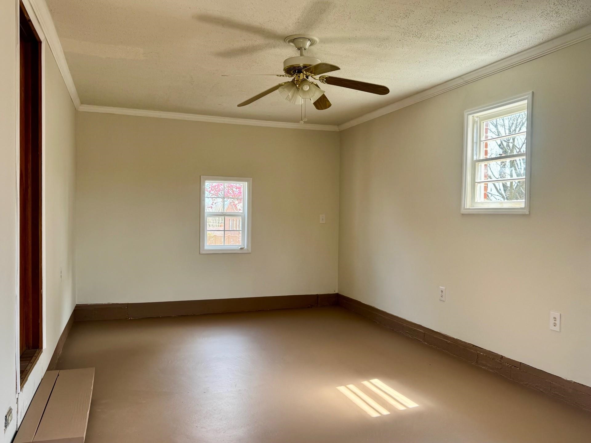 555 WATERMAN DR, HARRISONBURG, Virginia 22802, 3 Bedrooms Bedrooms, ,1 BathroomBathrooms,Residential,555 WATERMAN DR,675637 MLS # 675637