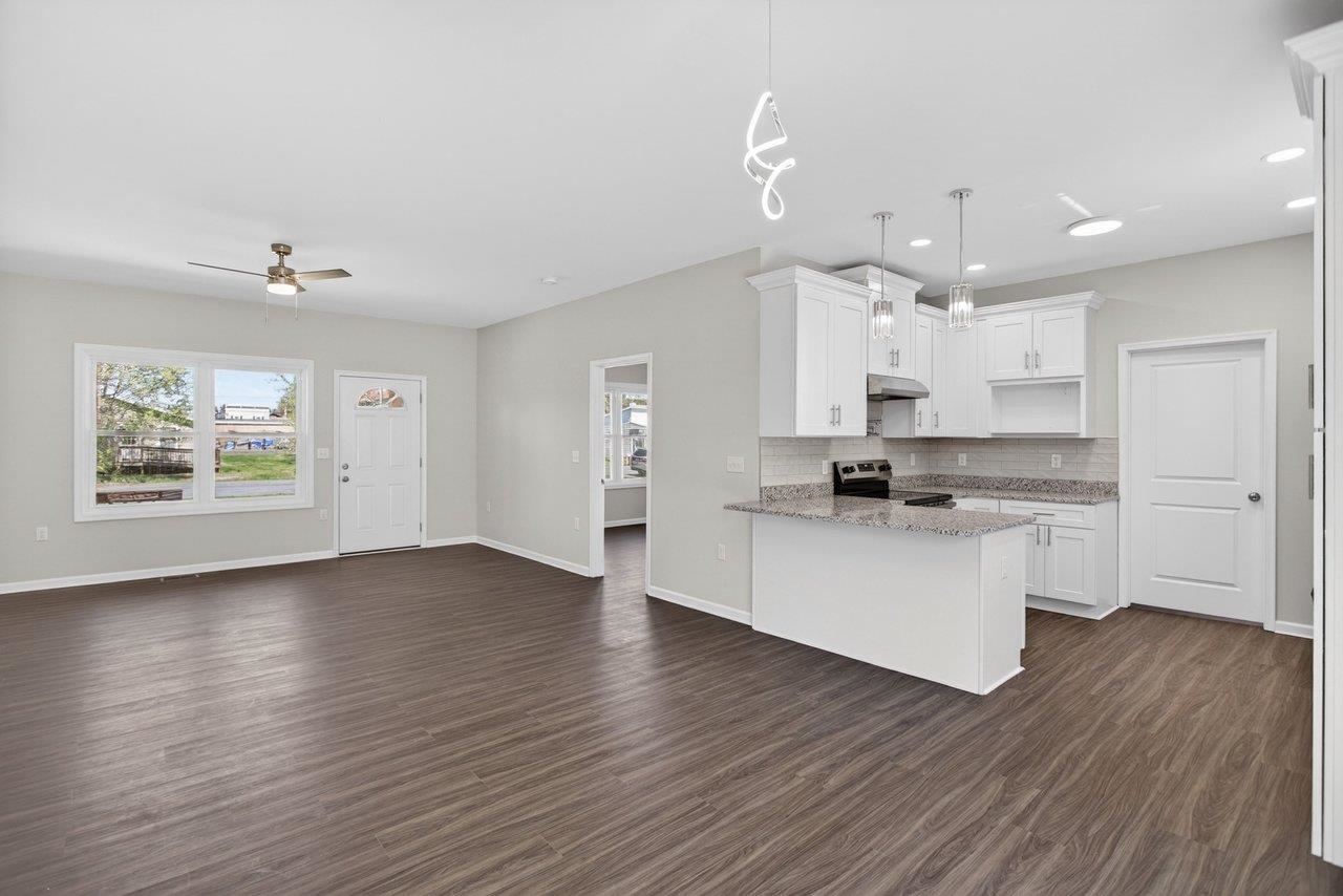 445 WIRT AVE, ELKTON, Virginia 22827, 3 Bedrooms Bedrooms, ,2 BathroomsBathrooms,Residential,445 WIRT AVE,675648 MLS # 675648