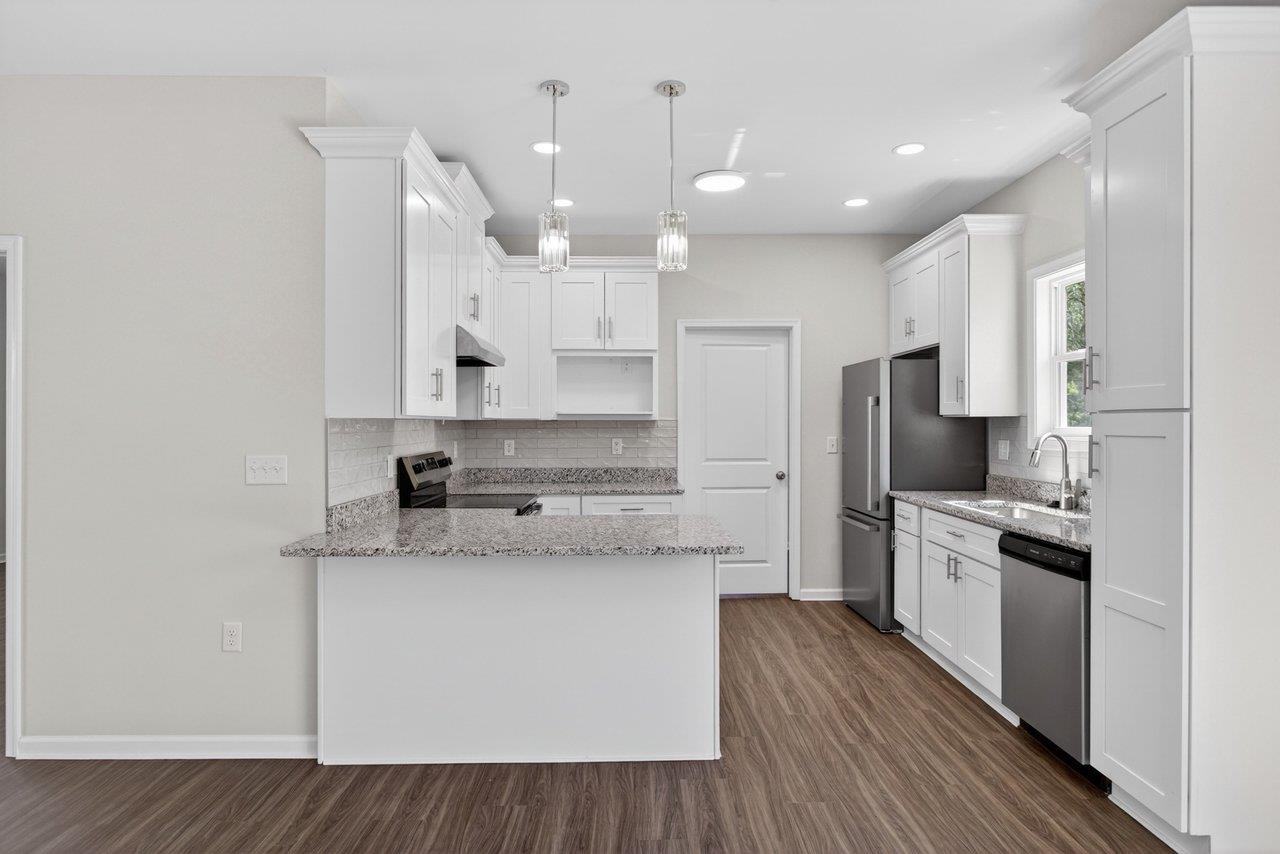 445 WIRT AVE, ELKTON, Virginia 22827, 3 Bedrooms Bedrooms, ,2 BathroomsBathrooms,Residential,445 WIRT AVE,675648 MLS # 675648