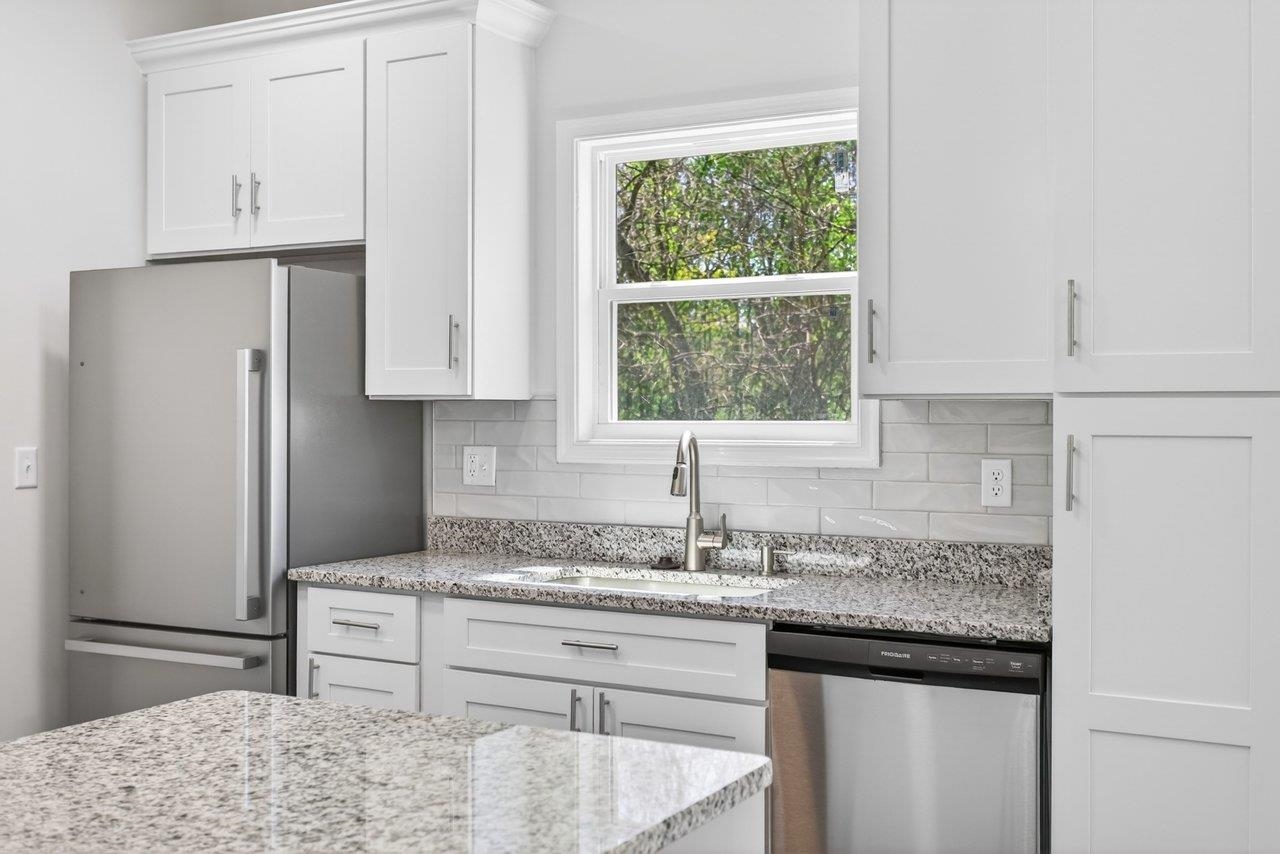 445 WIRT AVE, ELKTON, Virginia 22827, 3 Bedrooms Bedrooms, ,2 BathroomsBathrooms,Residential,445 WIRT AVE,675648 MLS # 675648