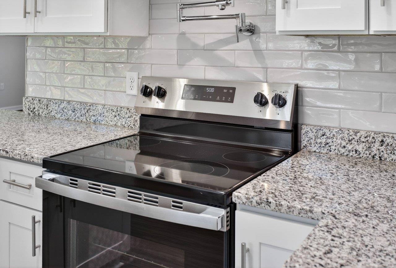 445 WIRT AVE, ELKTON, Virginia 22827, 3 Bedrooms Bedrooms, ,2 BathroomsBathrooms,Residential,445 WIRT AVE,675648 MLS # 675648