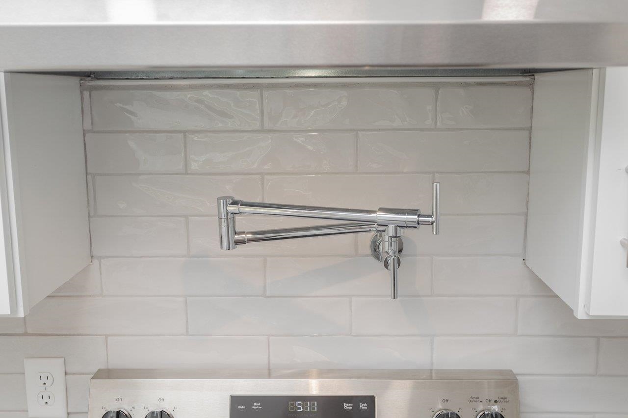 445 WIRT AVE, ELKTON, Virginia 22827, 3 Bedrooms Bedrooms, ,2 BathroomsBathrooms,Residential,445 WIRT AVE,675648 MLS # 675648