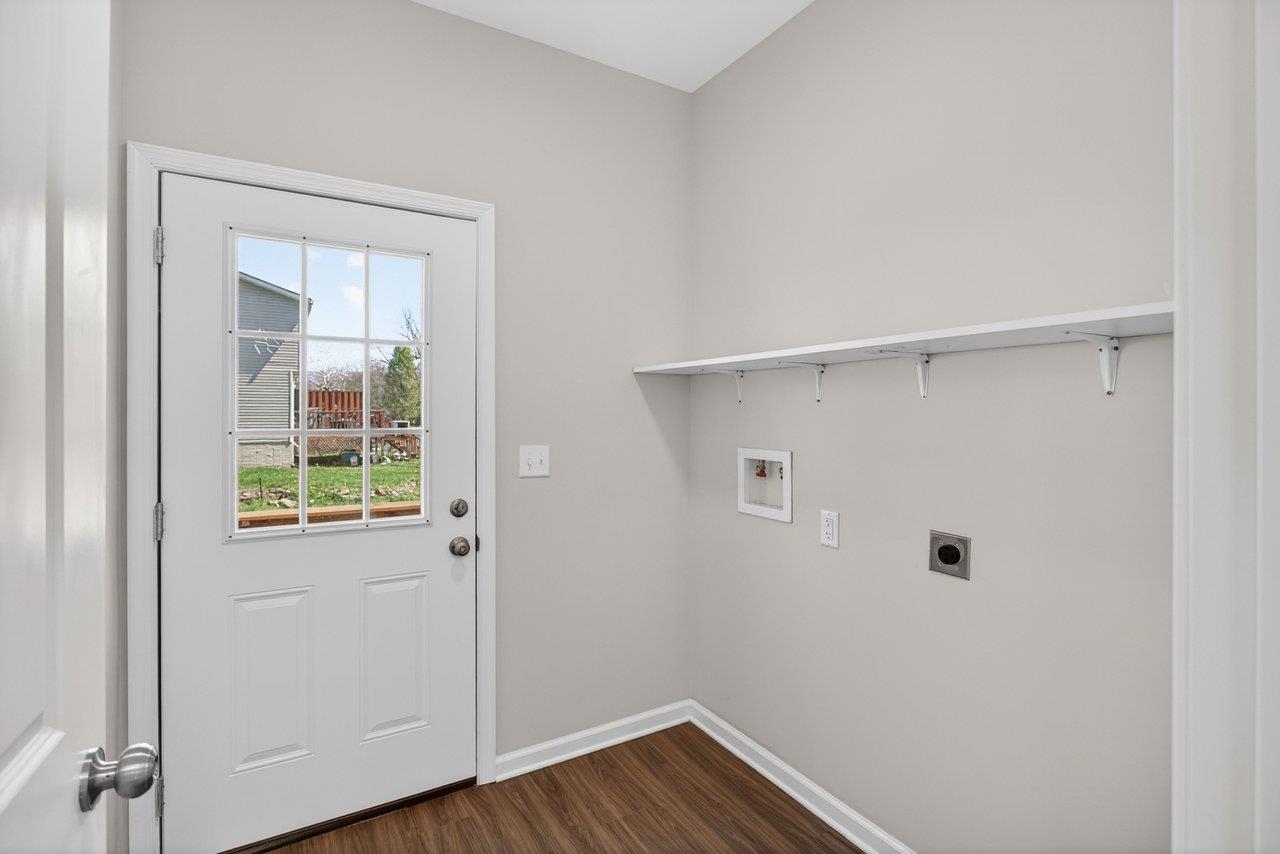 445 WIRT AVE, ELKTON, Virginia 22827, 3 Bedrooms Bedrooms, ,2 BathroomsBathrooms,Residential,445 WIRT AVE,675648 MLS # 675648