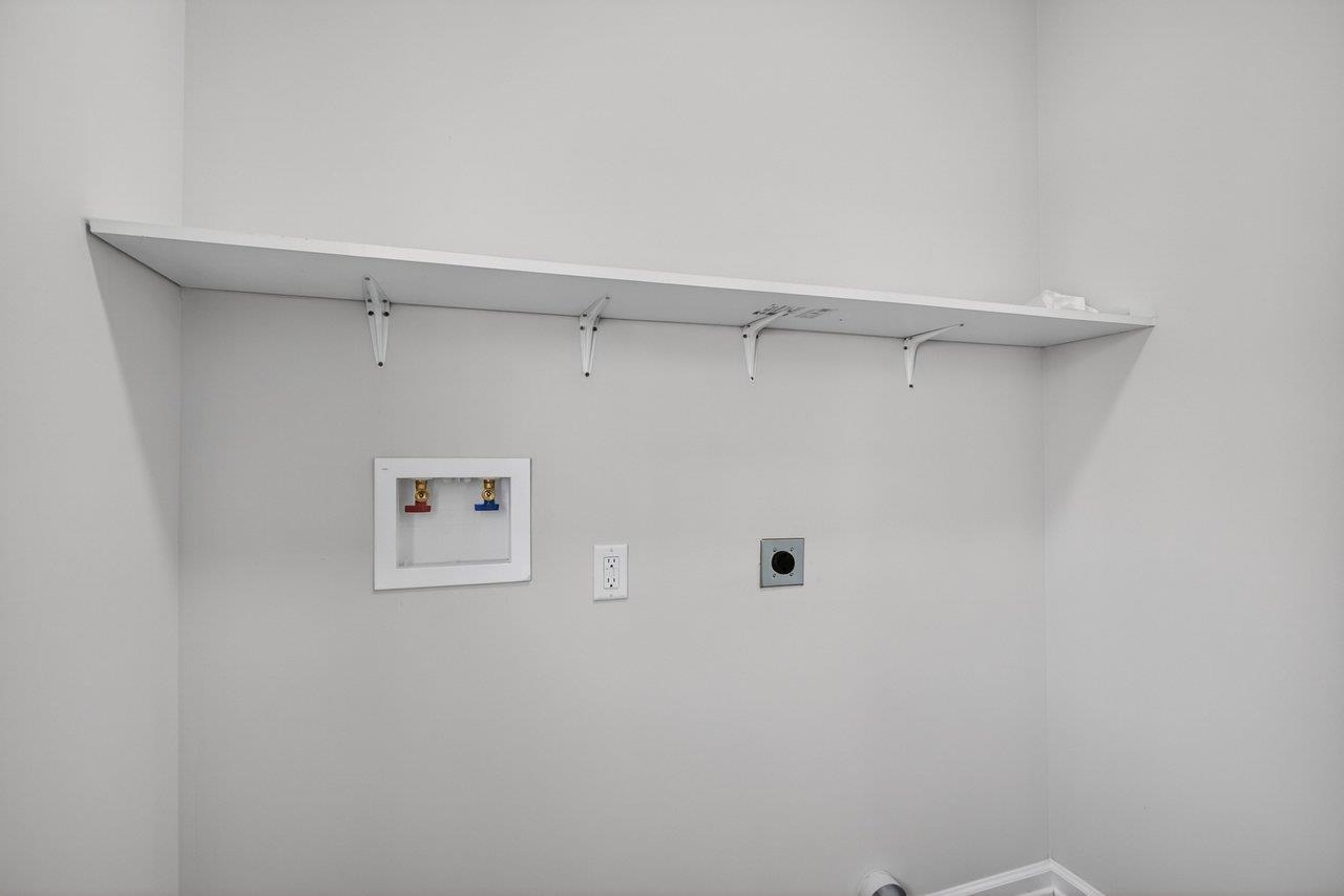 445 WIRT AVE, ELKTON, Virginia 22827, 3 Bedrooms Bedrooms, ,2 BathroomsBathrooms,Residential,445 WIRT AVE,675648 MLS # 675648