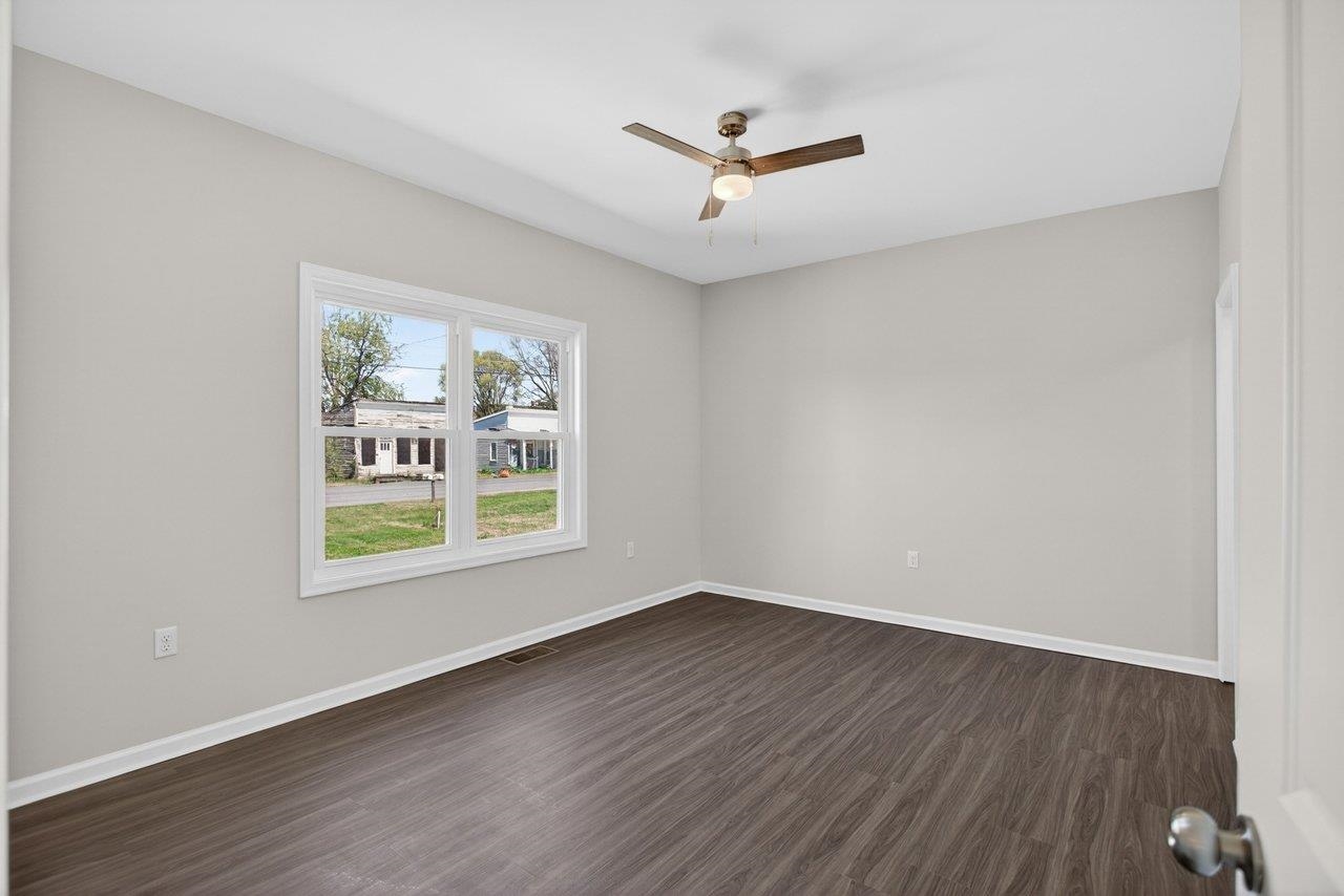 445 WIRT AVE, ELKTON, Virginia 22827, 3 Bedrooms Bedrooms, ,2 BathroomsBathrooms,Residential,445 WIRT AVE,675648 MLS # 675648