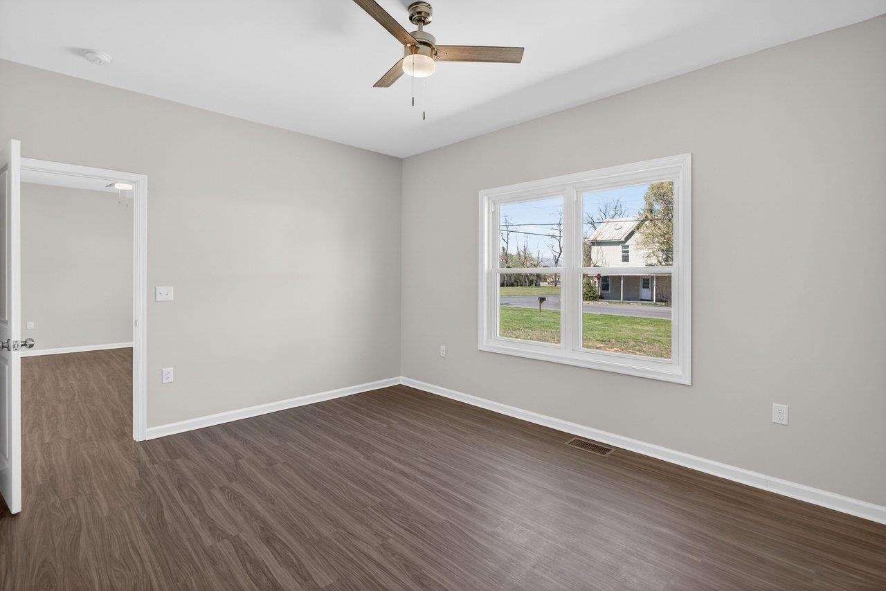 445 WIRT AVE, ELKTON, Virginia 22827, 3 Bedrooms Bedrooms, ,2 BathroomsBathrooms,Residential,445 WIRT AVE,675648 MLS # 675648