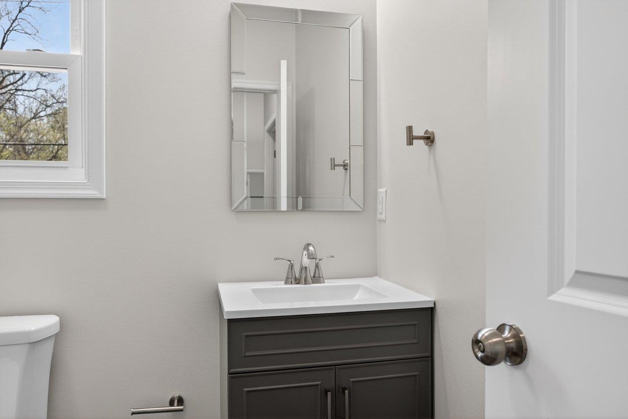 445 WIRT AVE, ELKTON, Virginia 22827, 3 Bedrooms Bedrooms, ,2 BathroomsBathrooms,Residential,445 WIRT AVE,675648 MLS # 675648