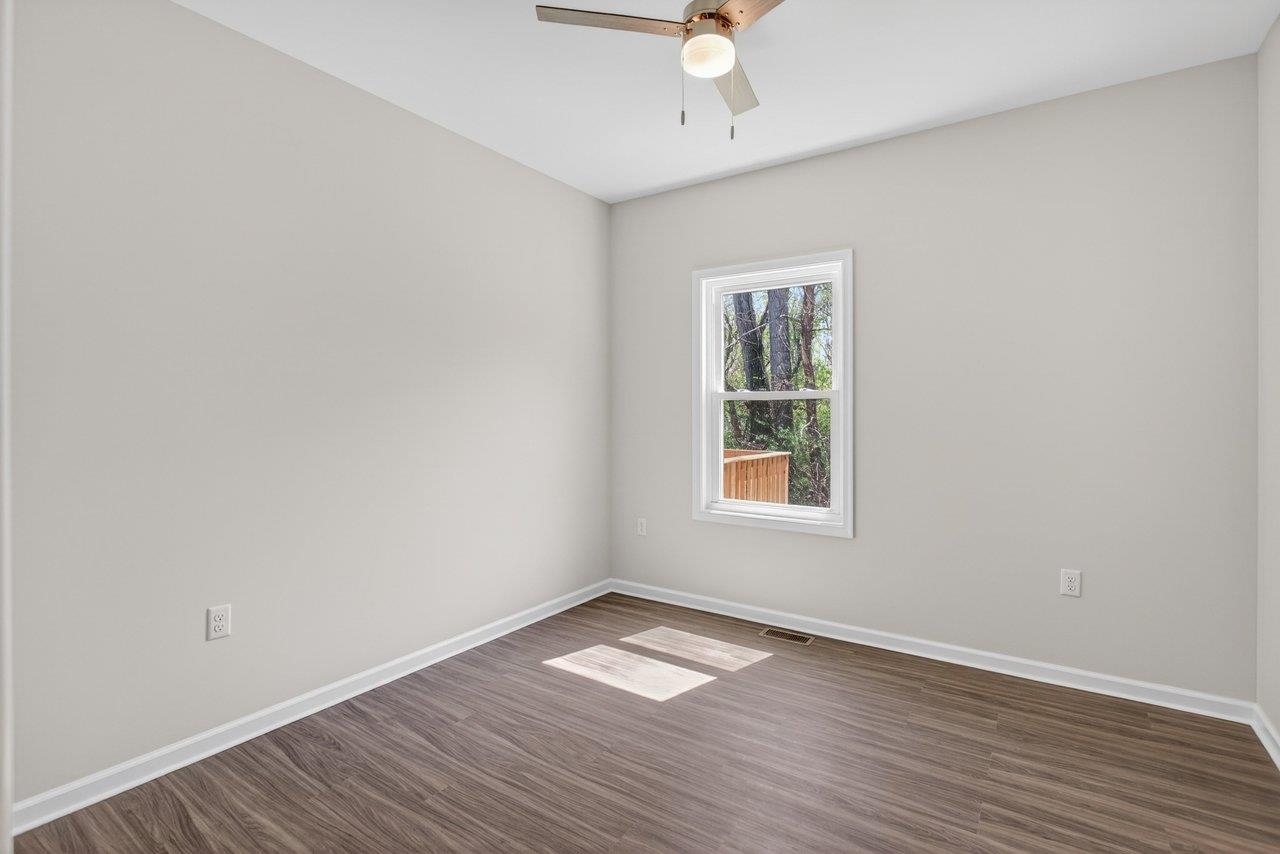 445 WIRT AVE, ELKTON, Virginia 22827, 3 Bedrooms Bedrooms, ,2 BathroomsBathrooms,Residential,445 WIRT AVE,675648 MLS # 675648