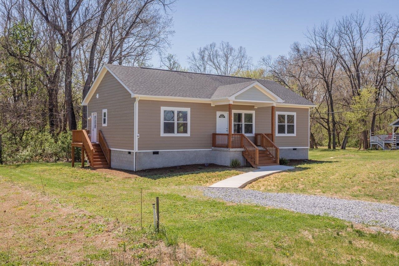 445 WIRT AVE, ELKTON, Virginia 22827, 3 Bedrooms Bedrooms, ,2 BathroomsBathrooms,Residential,445 WIRT AVE,675648 MLS # 675648