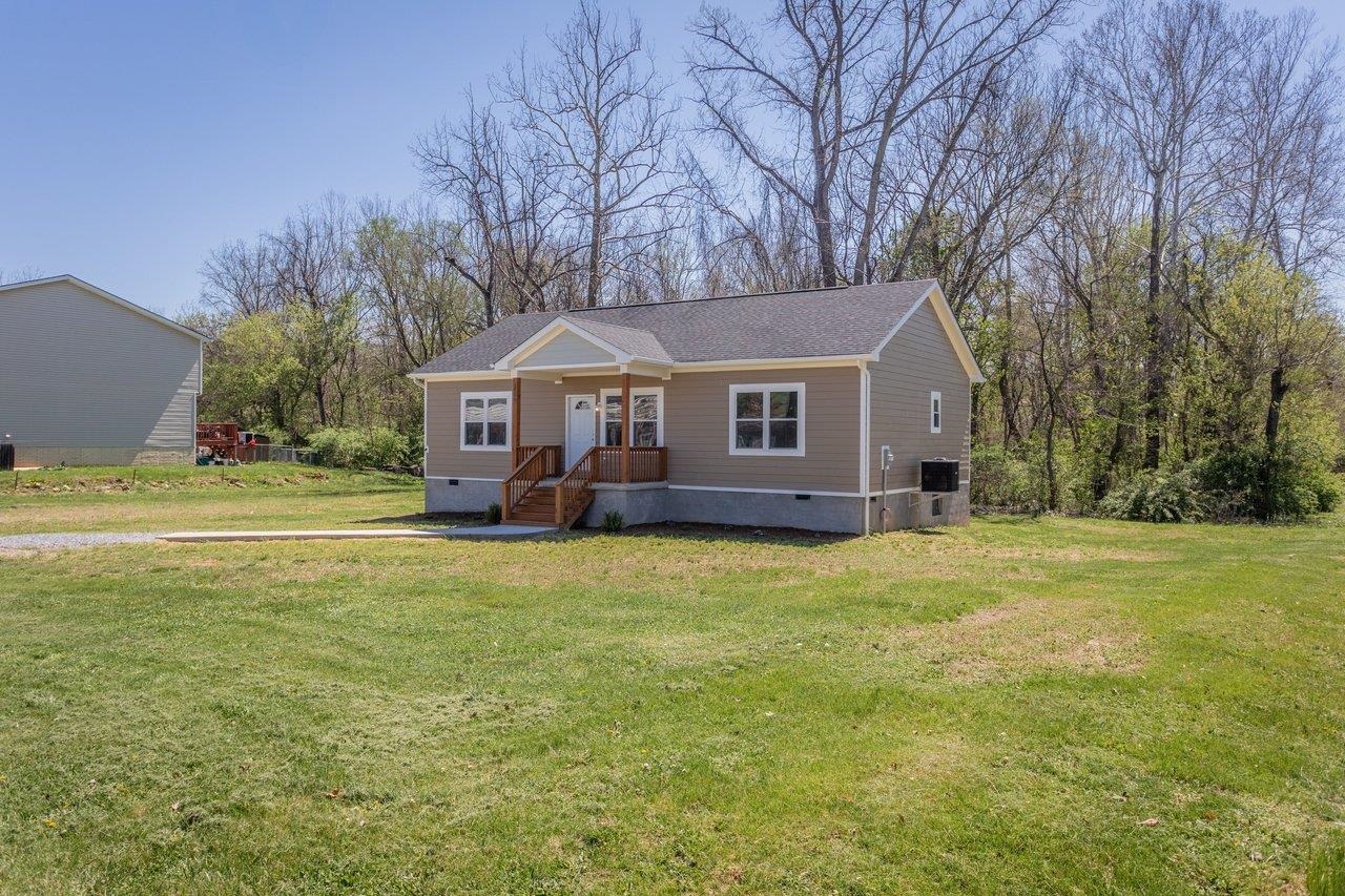 445 WIRT AVE, ELKTON, Virginia 22827, 3 Bedrooms Bedrooms, ,2 BathroomsBathrooms,Residential,445 WIRT AVE,675648 MLS # 675648