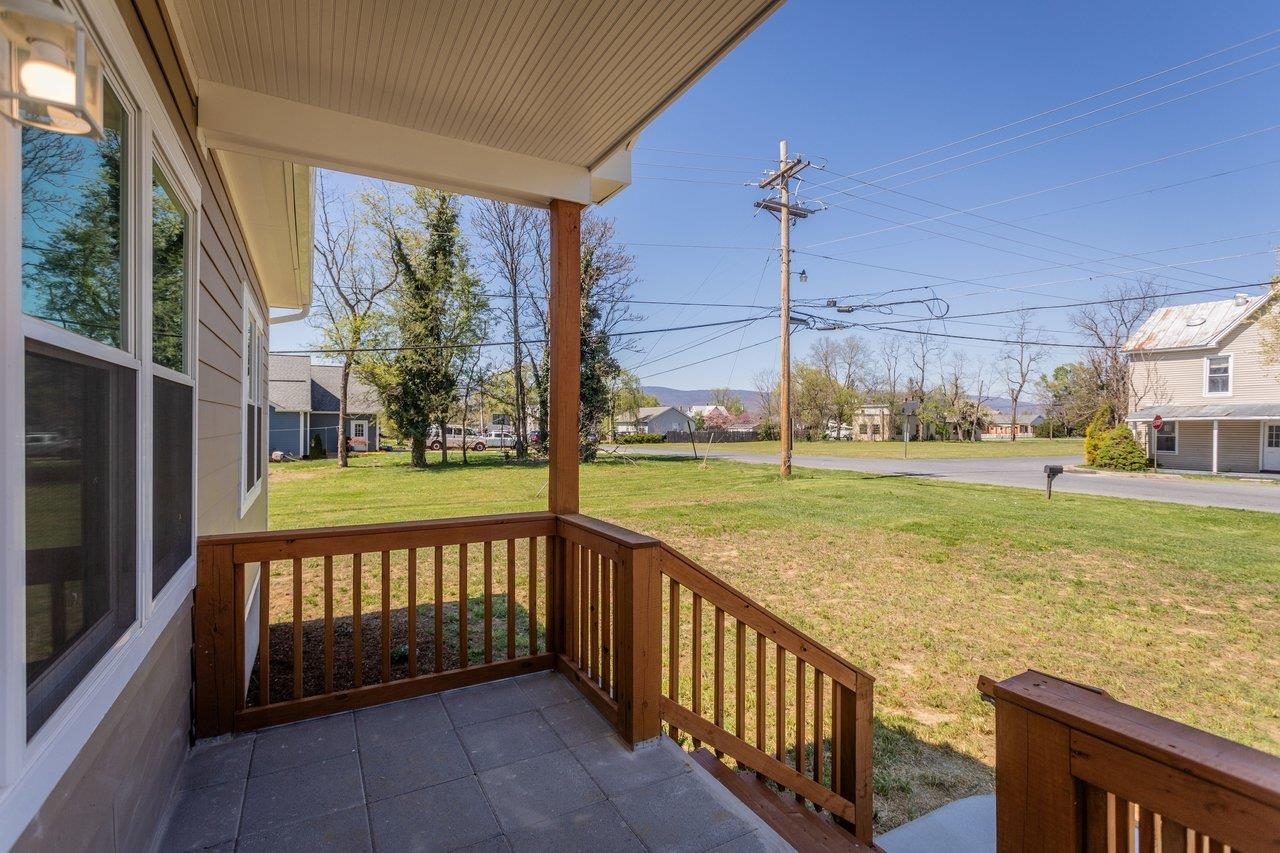 445 WIRT AVE, ELKTON, Virginia 22827, 3 Bedrooms Bedrooms, ,2 BathroomsBathrooms,Residential,445 WIRT AVE,675648 MLS # 675648