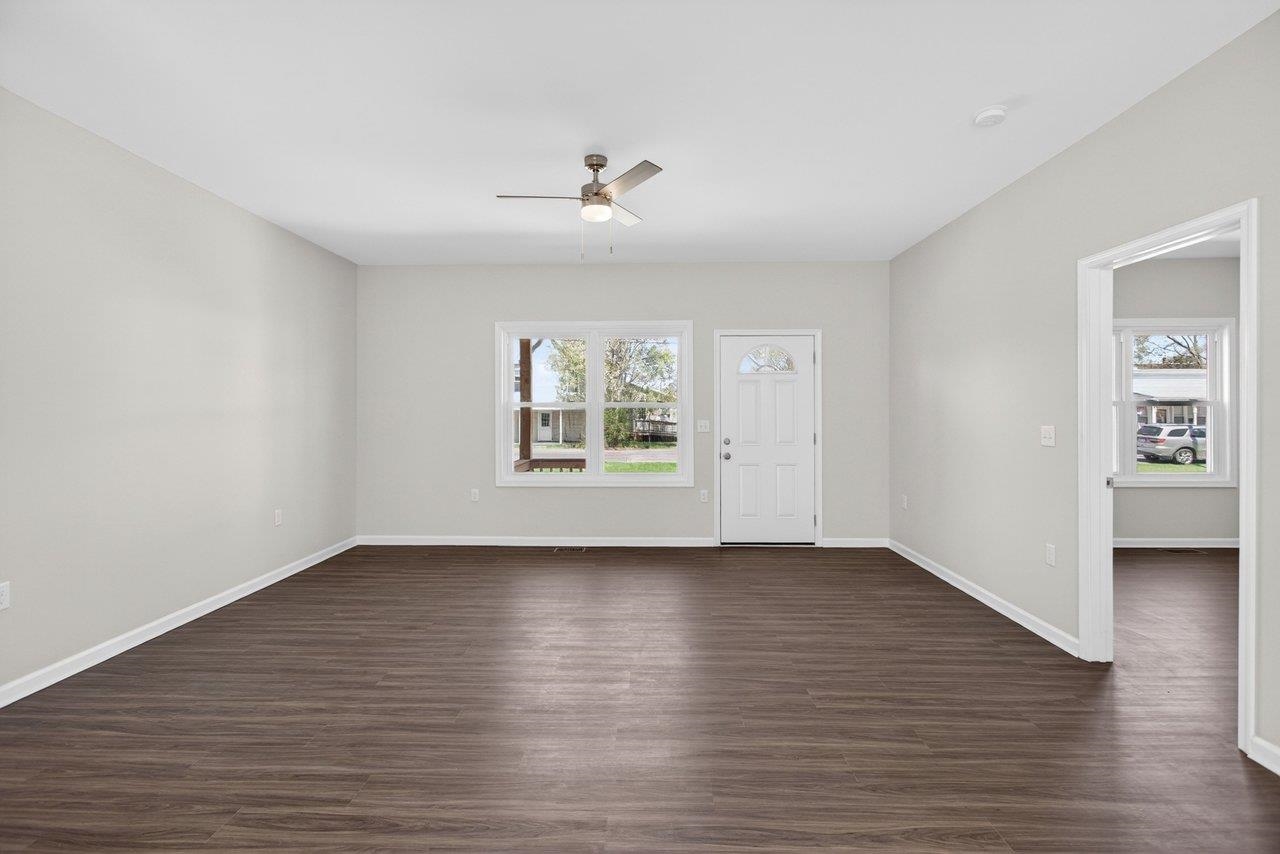 445 WIRT AVE, ELKTON, Virginia 22827, 3 Bedrooms Bedrooms, ,2 BathroomsBathrooms,Residential,445 WIRT AVE,675648 MLS # 675648