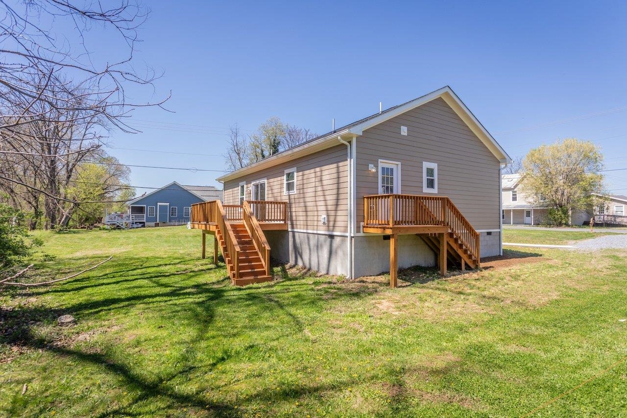 445 WIRT AVE, ELKTON, Virginia 22827, 3 Bedrooms Bedrooms, ,2 BathroomsBathrooms,Residential,445 WIRT AVE,675648 MLS # 675648