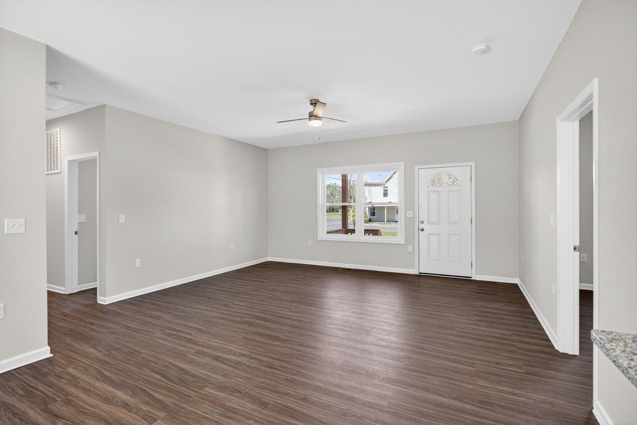 445 WIRT AVE, ELKTON, Virginia 22827, 3 Bedrooms Bedrooms, ,2 BathroomsBathrooms,Residential,445 WIRT AVE,675648 MLS # 675648