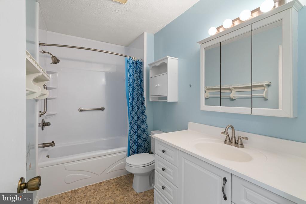 6730 W FORBES PL W, BEALETON, Virginia, 4 Bedrooms Bedrooms, ,2 BathroomsBathrooms,Residential,6730 W FORBES PL W,VAFQ2020882 MLS # VAFQ2020882 6730 W FORBES PL W, BEALETON, Virginia, 4 Bedrooms Bedrooms, ,2 BathroomsBathrooms,Residential,6730 W FORBES PL W,VAFQ2020882 MLS # VAFQ2020882