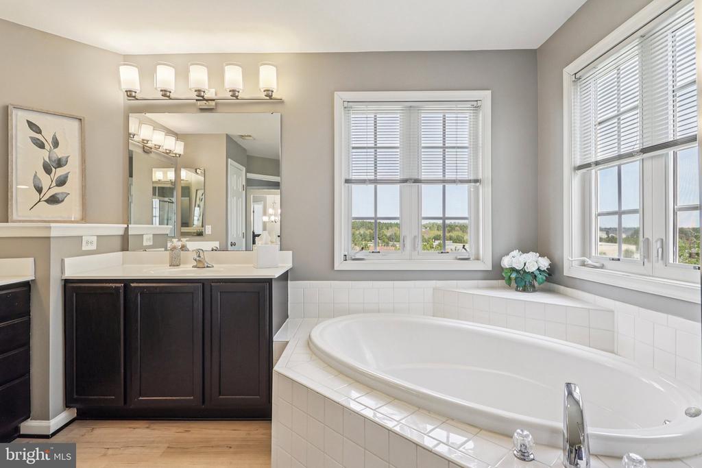 5225 WINDBREAK DR, FREDERICKSBURG, Virginia 22407, 4 Bedrooms Bedrooms, ,3 BathroomsBathrooms,Residential,5225 WINDBREAK DR,VASP2040612 MLS # VASP2040612