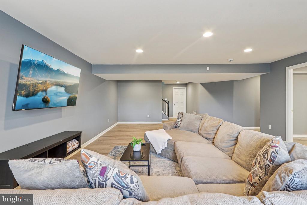 5225 WINDBREAK DR, FREDERICKSBURG, Virginia 22407, 4 Bedrooms Bedrooms, ,3 BathroomsBathrooms,Residential,5225 WINDBREAK DR,VASP2040612 MLS # VASP2040612