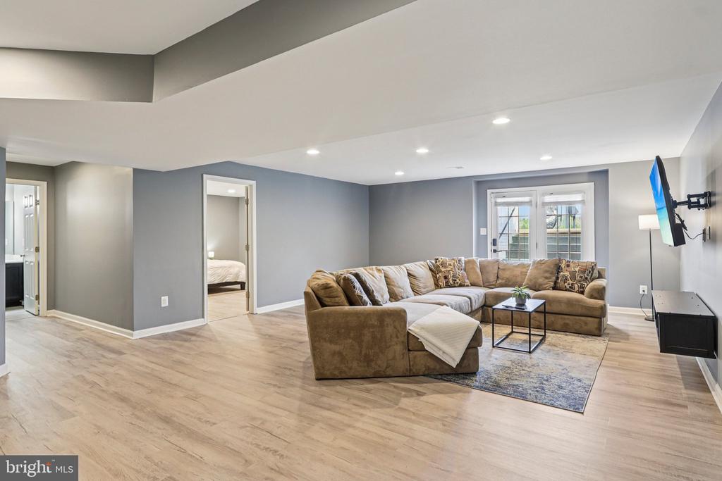 5225 WINDBREAK DR, FREDERICKSBURG, Virginia 22407, 4 Bedrooms Bedrooms, ,3 BathroomsBathrooms,Residential,5225 WINDBREAK DR,VASP2040612 MLS # VASP2040612