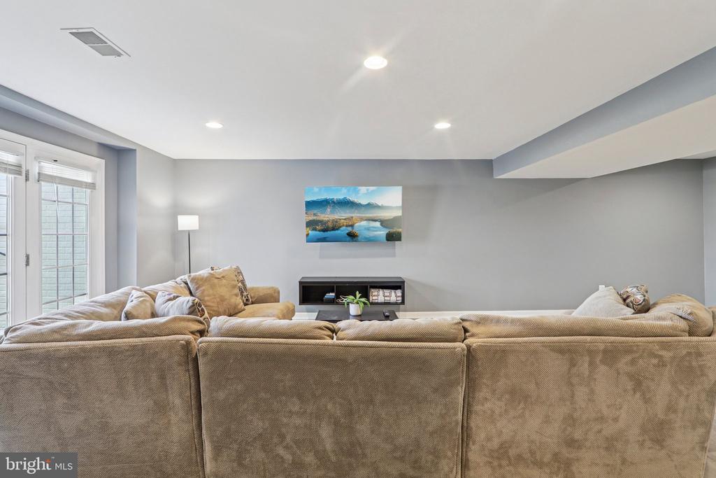 5225 WINDBREAK DR, FREDERICKSBURG, Virginia 22407, 4 Bedrooms Bedrooms, ,3 BathroomsBathrooms,Residential,5225 WINDBREAK DR,VASP2040612 MLS # VASP2040612