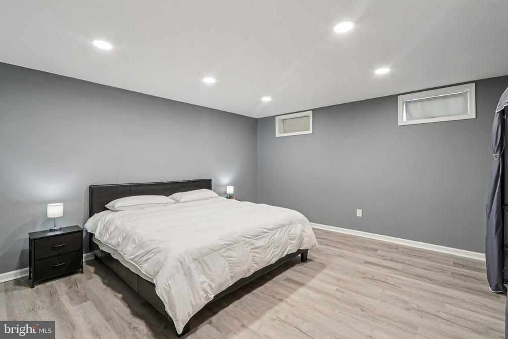 5225 WINDBREAK DR, FREDERICKSBURG, Virginia 22407, 4 Bedrooms Bedrooms, ,3 BathroomsBathrooms,Residential,5225 WINDBREAK DR,VASP2040612 MLS # VASP2040612