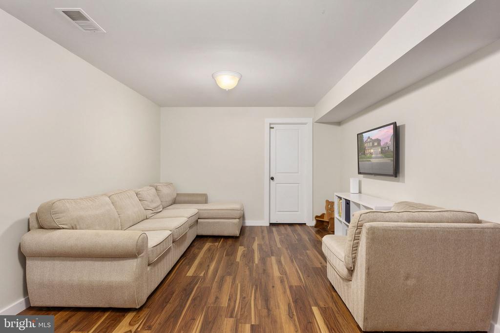 2518 CORNELL DR, FREDERICKSBURG, Virginia 22408, 4 Bedrooms Bedrooms, ,2 BathroomsBathrooms,Residential,2518 CORNELL DR,VASP2040678 MLS # VASP2040678