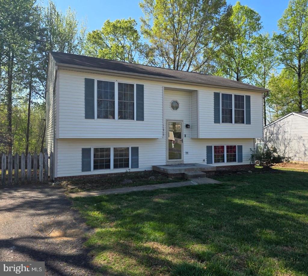 11913 HUNTING RIDGE DR, FREDERICKSBURG, Virginia 22407, 3 Bedrooms Bedrooms, ,2 BathroomsBathrooms,Residential,FALCON RIDGE,11913 HUNTING RIDGE DR,VASP2040852 MLS # VASP2040852