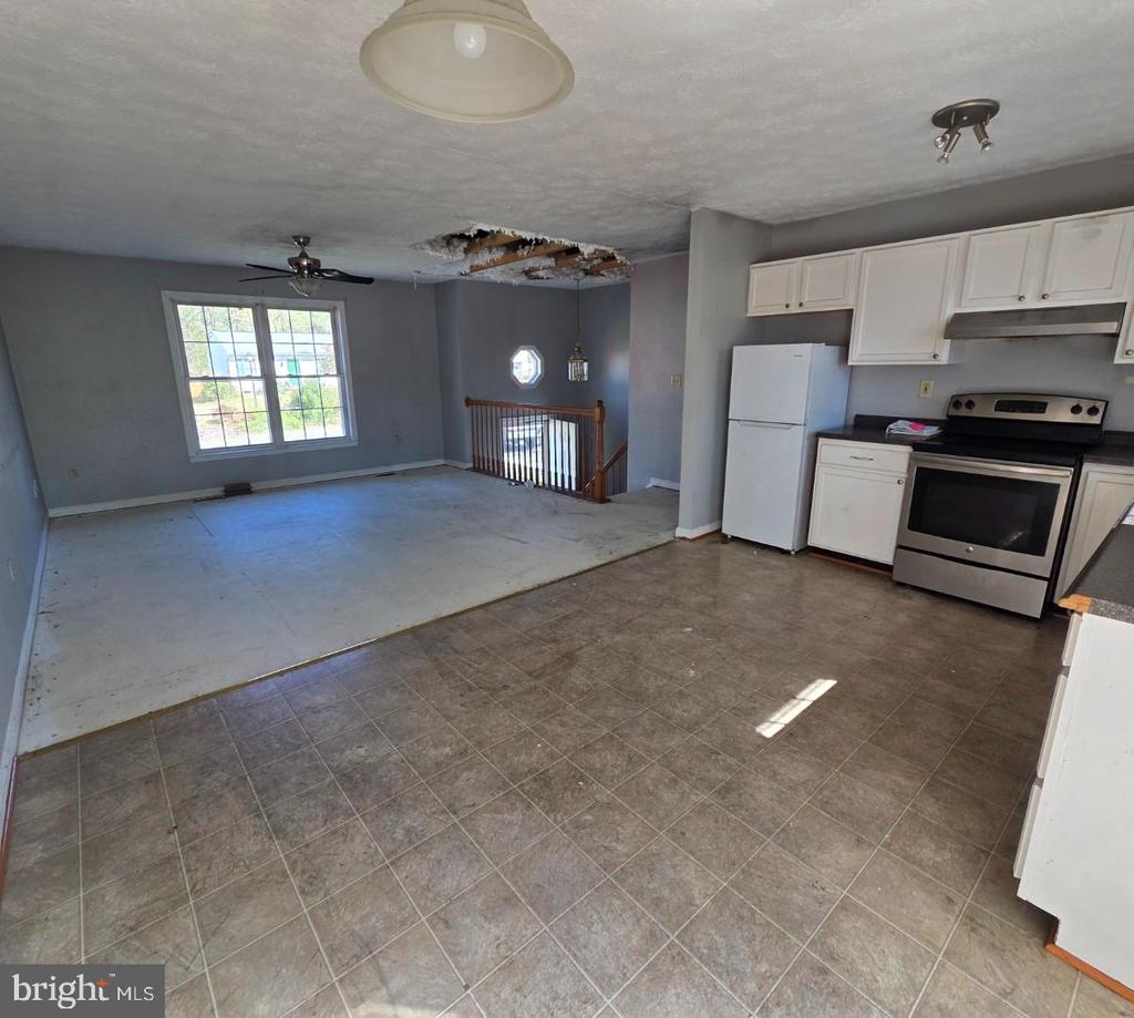 11913 HUNTING RIDGE DR, FREDERICKSBURG, Virginia 22407, 3 Bedrooms Bedrooms, ,2 BathroomsBathrooms,Residential,FALCON RIDGE,11913 HUNTING RIDGE DR,VASP2040852 MLS # VASP2040852