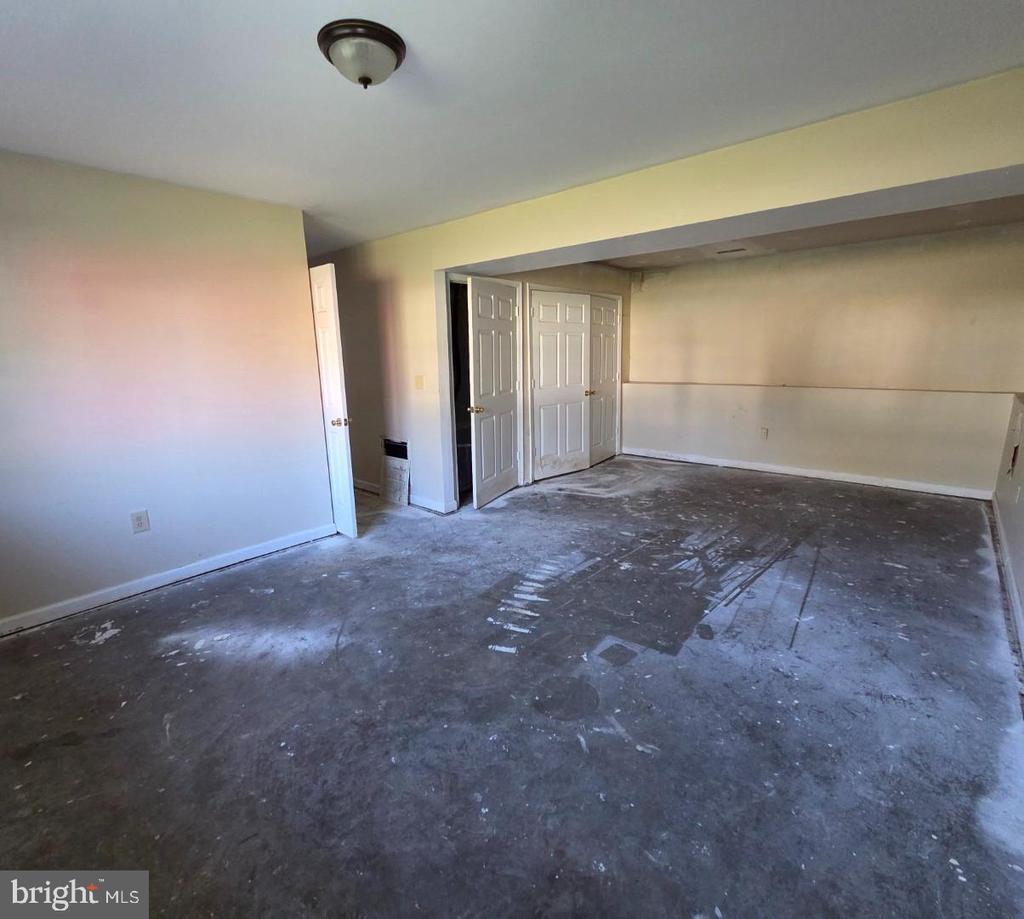 11913 HUNTING RIDGE DR, FREDERICKSBURG, Virginia 22407, 3 Bedrooms Bedrooms, ,2 BathroomsBathrooms,Residential,FALCON RIDGE,11913 HUNTING RIDGE DR,VASP2040852 MLS # VASP2040852