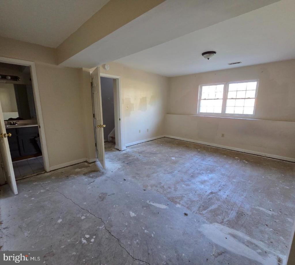 11913 HUNTING RIDGE DR, FREDERICKSBURG, Virginia 22407, 3 Bedrooms Bedrooms, ,2 BathroomsBathrooms,Residential,FALCON RIDGE,11913 HUNTING RIDGE DR,VASP2040852 MLS # VASP2040852