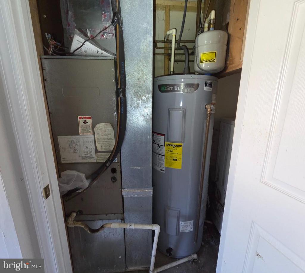 11913 HUNTING RIDGE DR, FREDERICKSBURG, Virginia 22407, 3 Bedrooms Bedrooms, ,2 BathroomsBathrooms,Residential,FALCON RIDGE,11913 HUNTING RIDGE DR,VASP2040852 MLS # VASP2040852