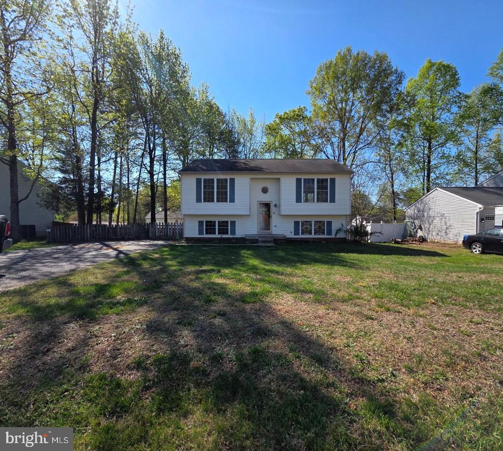 11913 HUNTING RIDGE DR, FREDERICKSBURG, Virginia 22407, 3 Bedrooms Bedrooms, ,2 BathroomsBathrooms,Residential,FALCON RIDGE,11913 HUNTING RIDGE DR,VASP2040852 MLS # VASP2040852