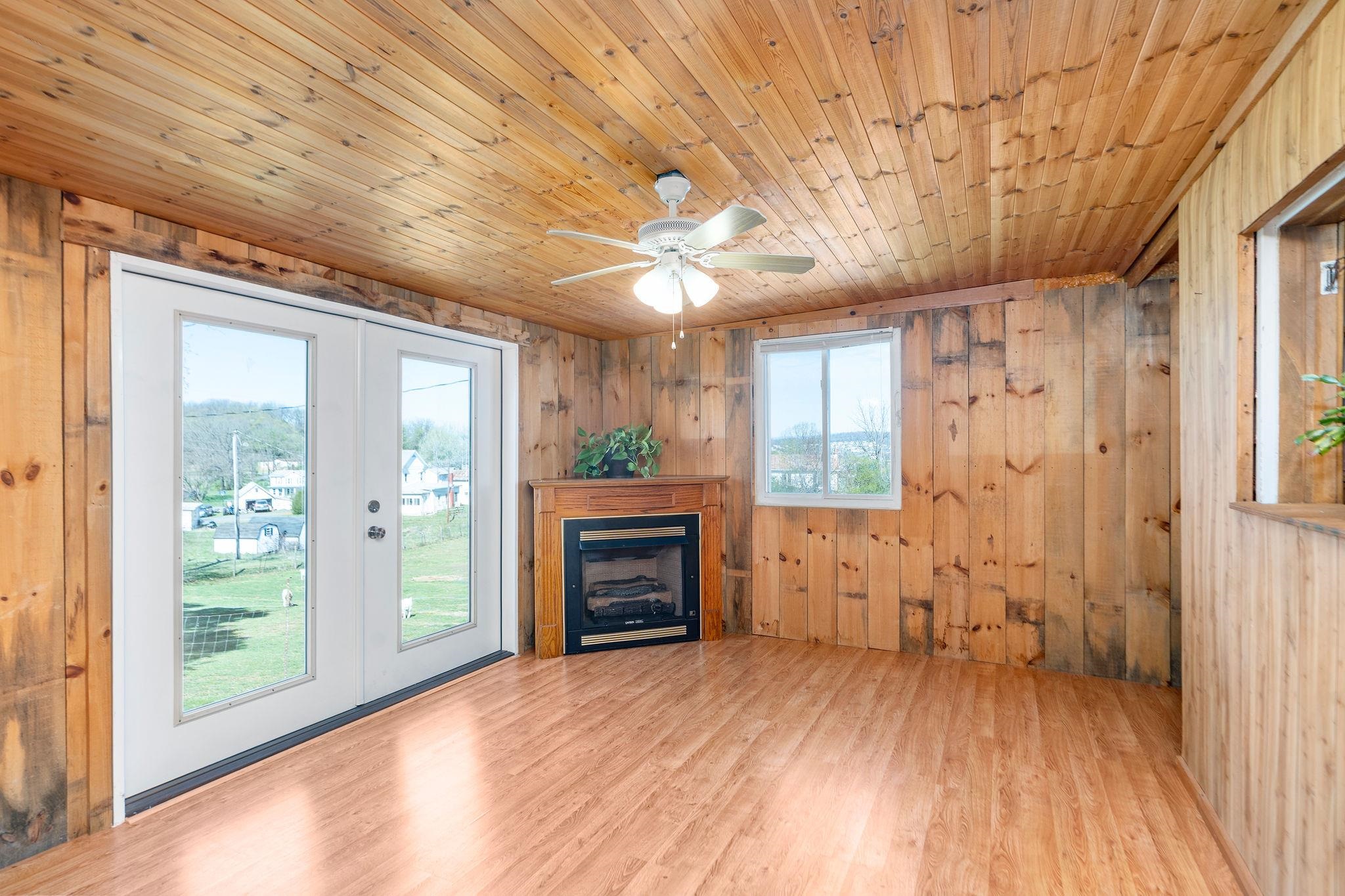 2061 CECIL WAMPLER RD, MOUNT CRAWFORD, Virginia 22841, 4 Bedrooms Bedrooms, ,2 BathroomsBathrooms,Residential,2061 CECIL WAMPLER RD,675649 MLS # 675649