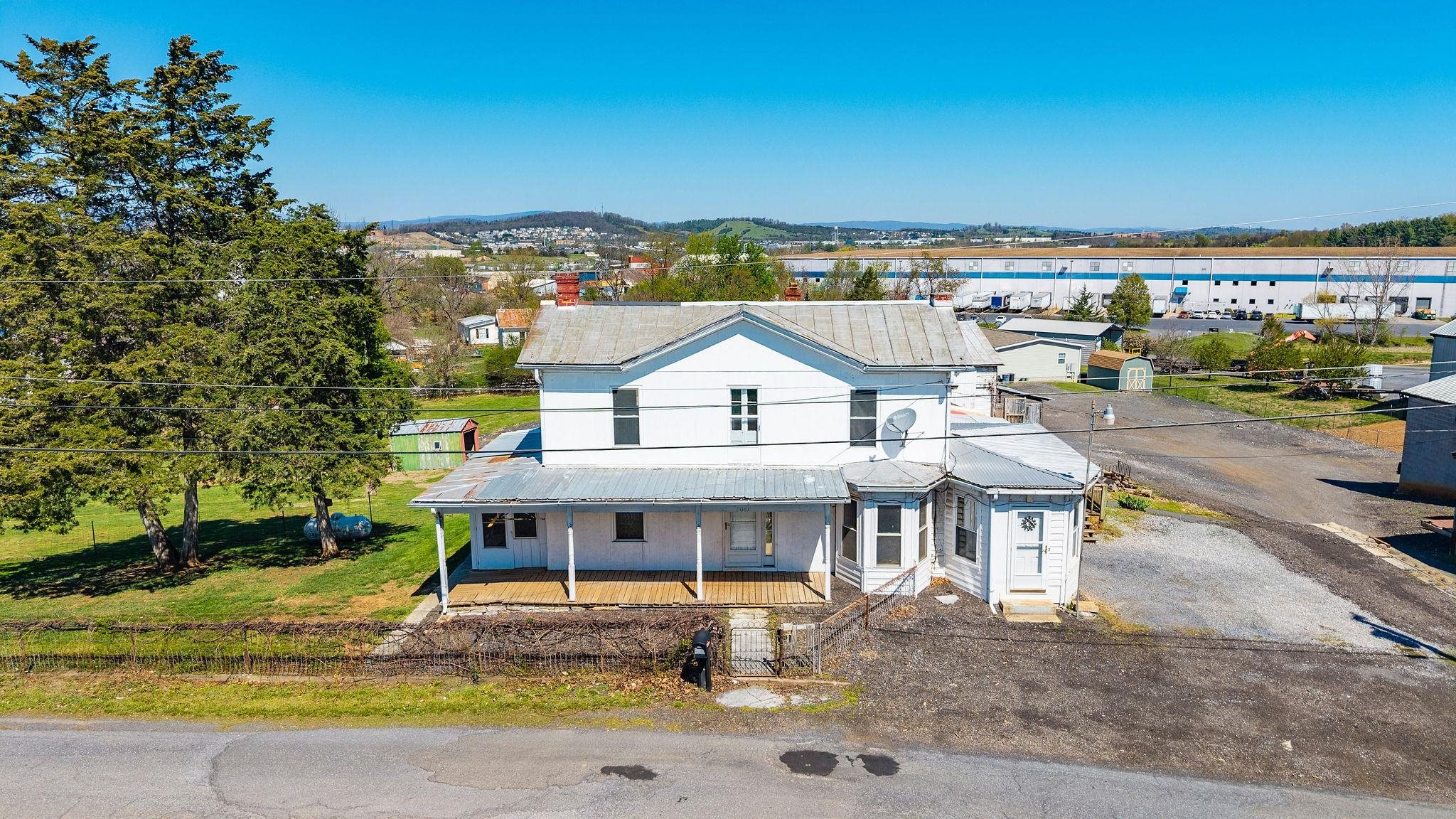 2061 CECIL WAMPLER RD, MOUNT CRAWFORD, Virginia 22841, 4 Bedrooms Bedrooms, ,2 BathroomsBathrooms,Residential,2061 CECIL WAMPLER RD,675649 MLS # 675649