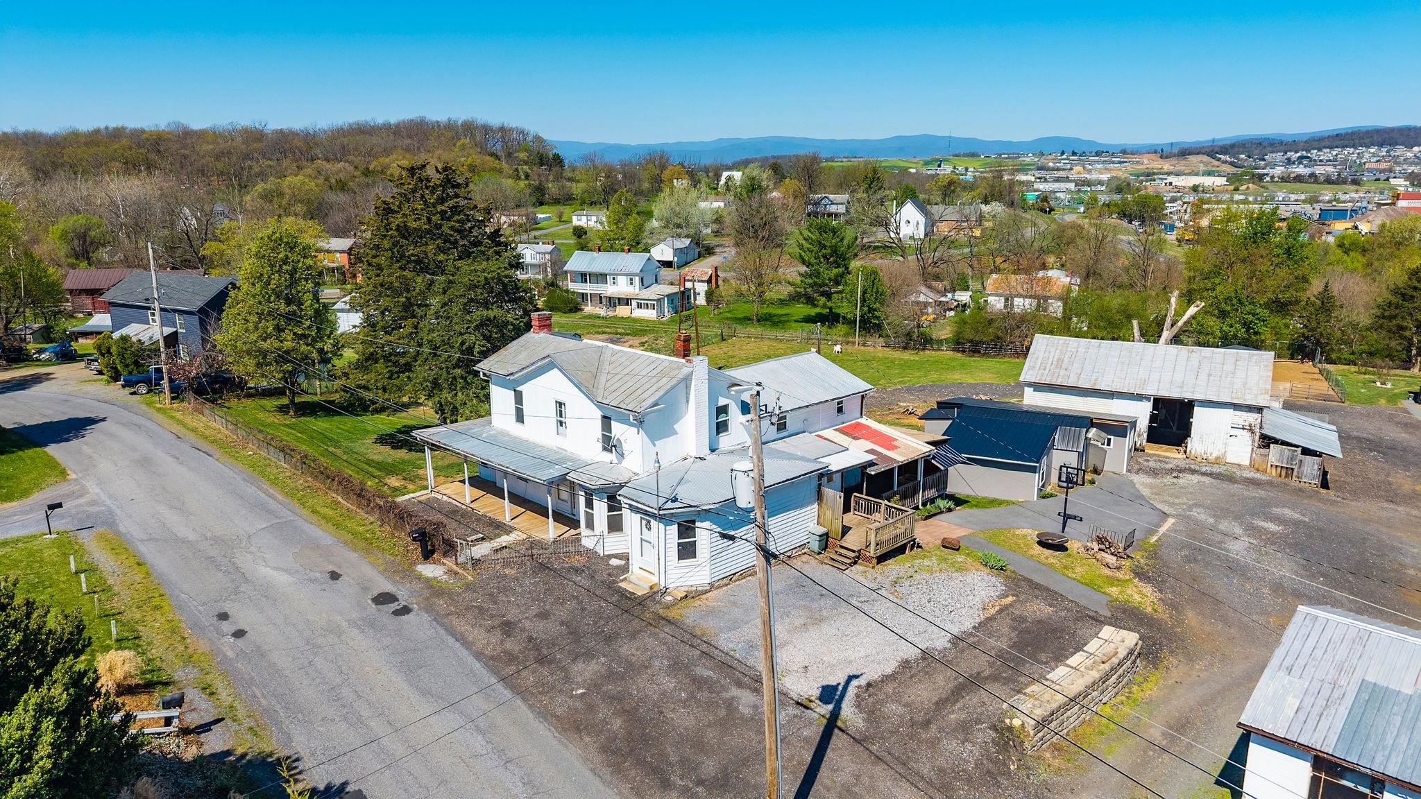 2061 CECIL WAMPLER RD, MOUNT CRAWFORD, Virginia 22841, 4 Bedrooms Bedrooms, ,2 BathroomsBathrooms,Residential,2061 CECIL WAMPLER RD,675649 MLS # 675649