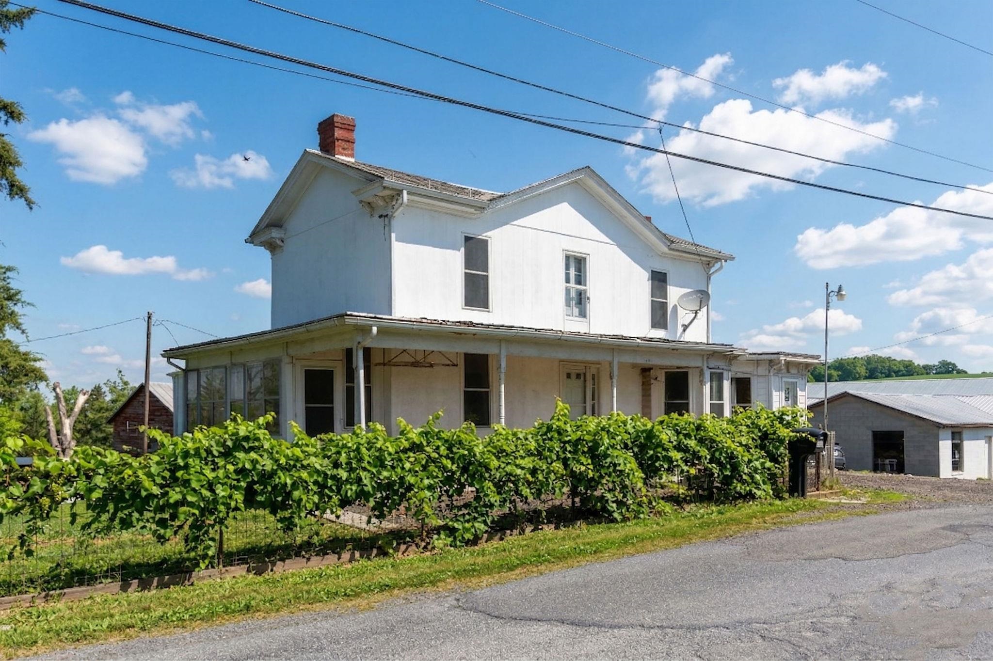 2061 CECIL WAMPLER RD, MOUNT CRAWFORD, Virginia 22841, 4 Bedrooms Bedrooms, ,2 BathroomsBathrooms,Residential,2061 CECIL WAMPLER RD,675649 MLS # 675649