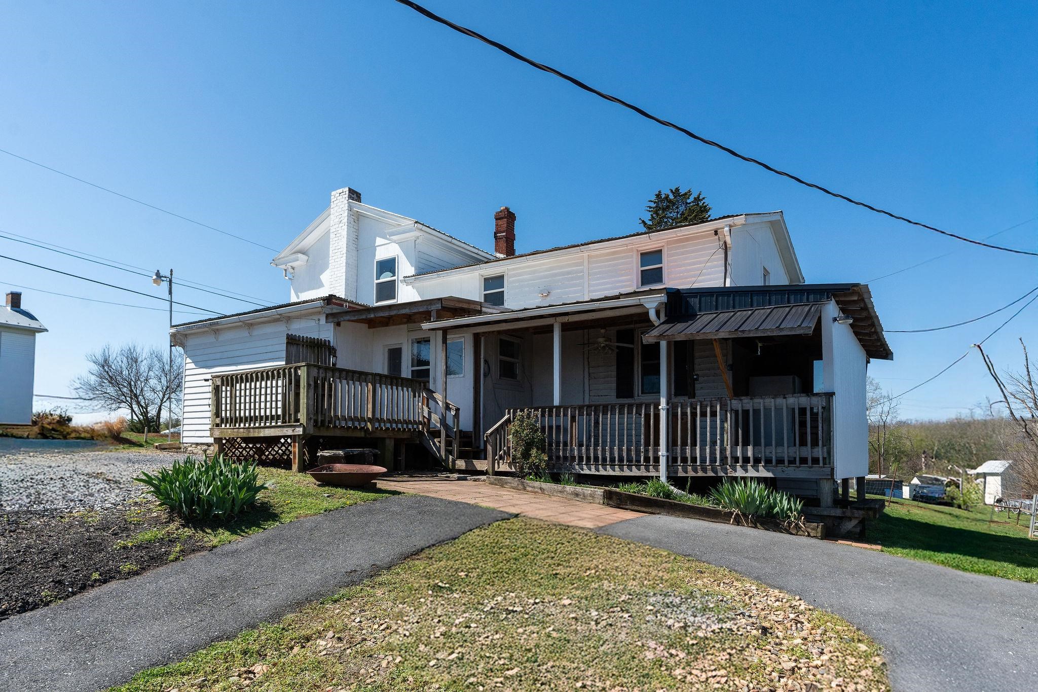 2061 CECIL WAMPLER RD, MOUNT CRAWFORD, Virginia 22841, 4 Bedrooms Bedrooms, ,2 BathroomsBathrooms,Residential,2061 CECIL WAMPLER RD,675649 MLS # 675649