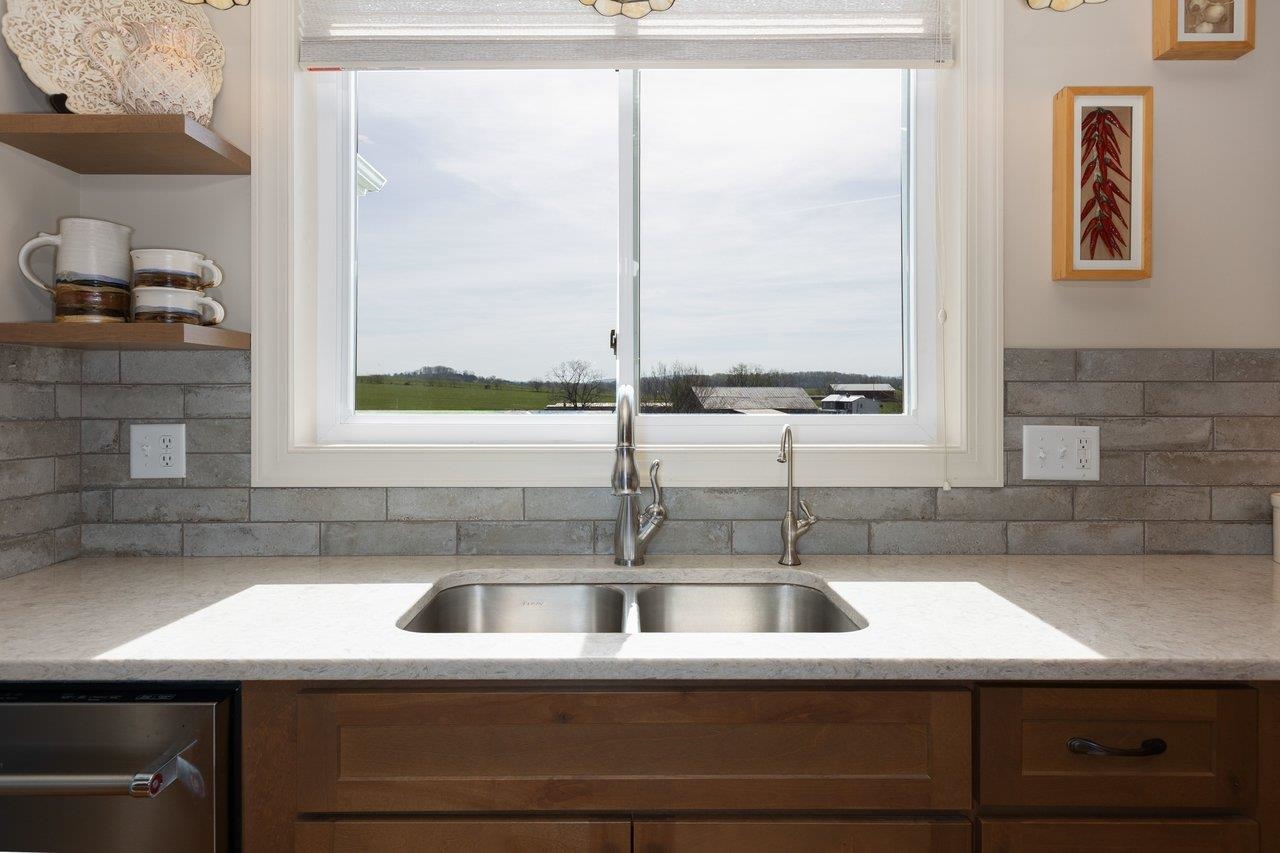 4288 ZION CHURCH RD, BROADWAY, Virginia 22815, 4 Bedrooms Bedrooms, ,3 BathroomsBathrooms,Residential,4288 ZION CHURCH RD,675654 MLS # 675654