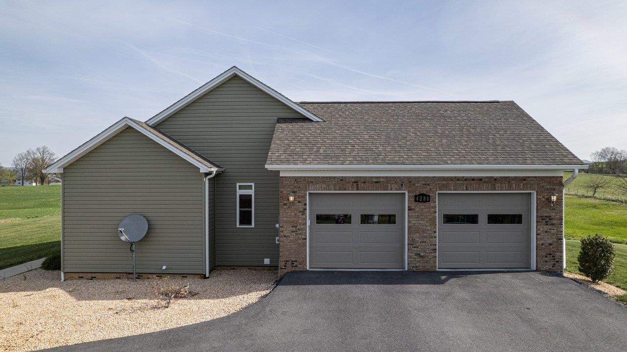 4288 ZION CHURCH RD, BROADWAY, Virginia 22815, 4 Bedrooms Bedrooms, ,3 BathroomsBathrooms,Residential,4288 ZION CHURCH RD,675654 MLS # 675654