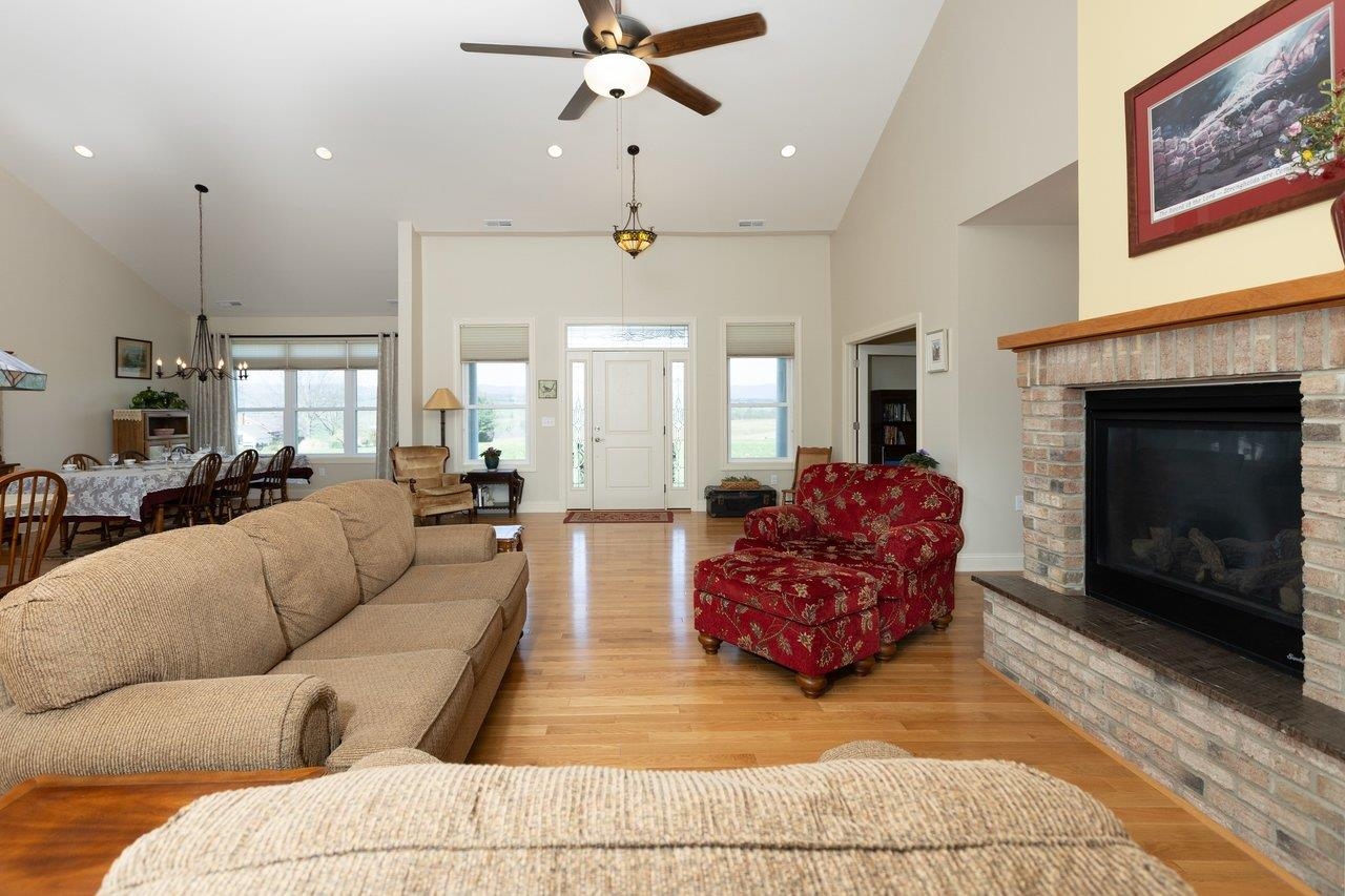 4288 ZION CHURCH RD, BROADWAY, Virginia 22815, 4 Bedrooms Bedrooms, ,3 BathroomsBathrooms,Residential,4288 ZION CHURCH RD,675654 MLS # 675654