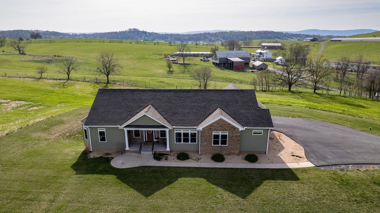 4288 ZION CHURCH RD, BROADWAY, Virginia 22815, 4 Bedrooms Bedrooms, ,3 BathroomsBathrooms,Residential,4288 ZION CHURCH RD,675654 MLS # 675654