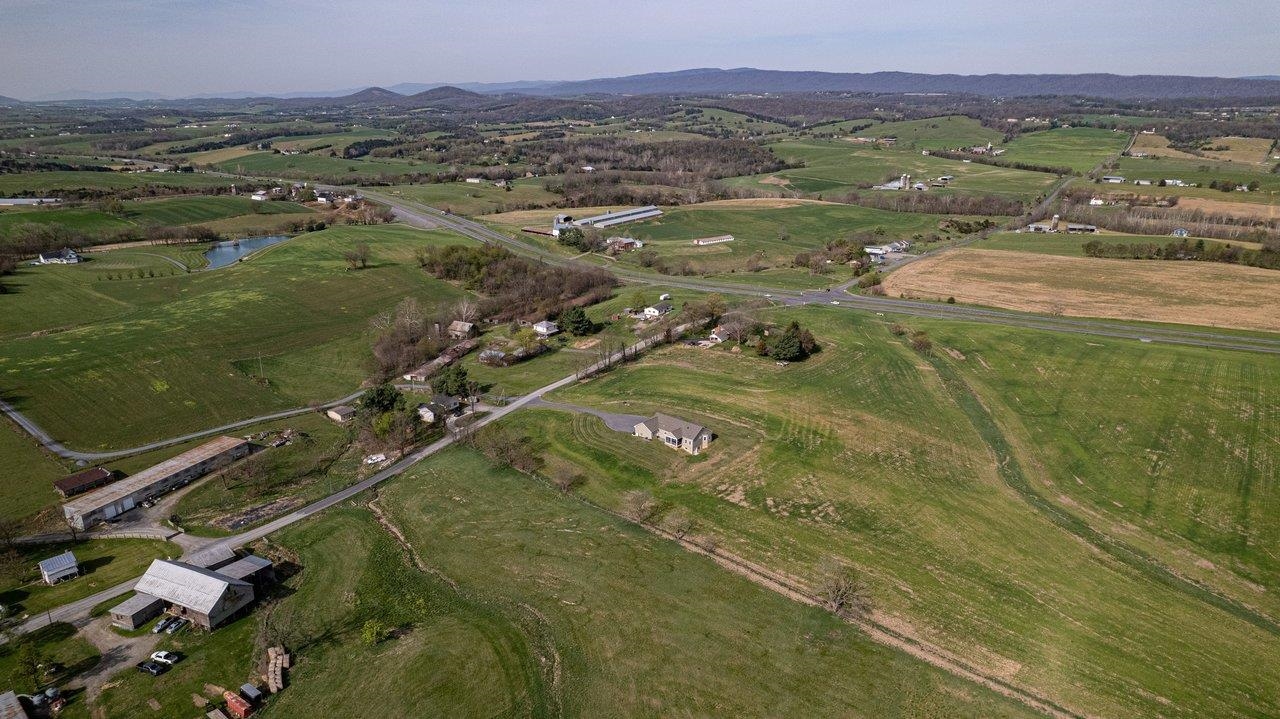 4288 ZION CHURCH RD, BROADWAY, Virginia 22815, 4 Bedrooms Bedrooms, ,3 BathroomsBathrooms,Residential,4288 ZION CHURCH RD,675654 MLS # 675654