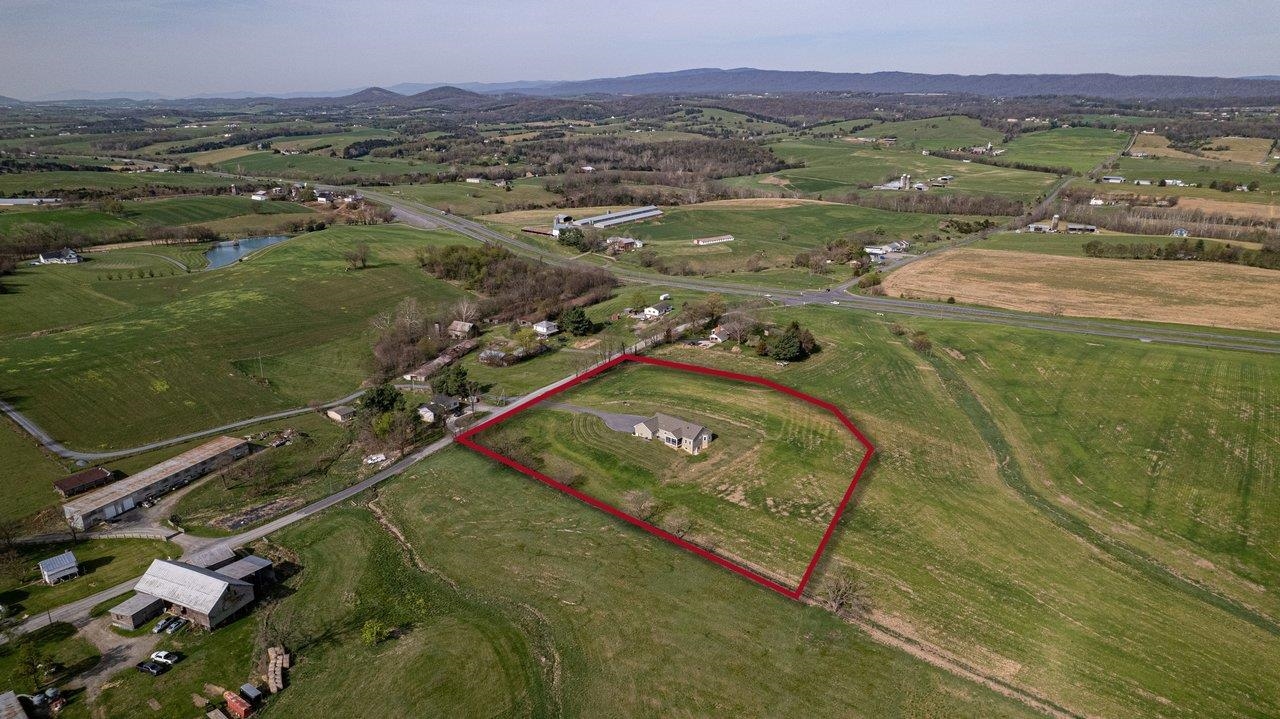 4288 ZION CHURCH RD, BROADWAY, Virginia 22815, 4 Bedrooms Bedrooms, ,3 BathroomsBathrooms,Residential,4288 ZION CHURCH RD,675654 MLS # 675654