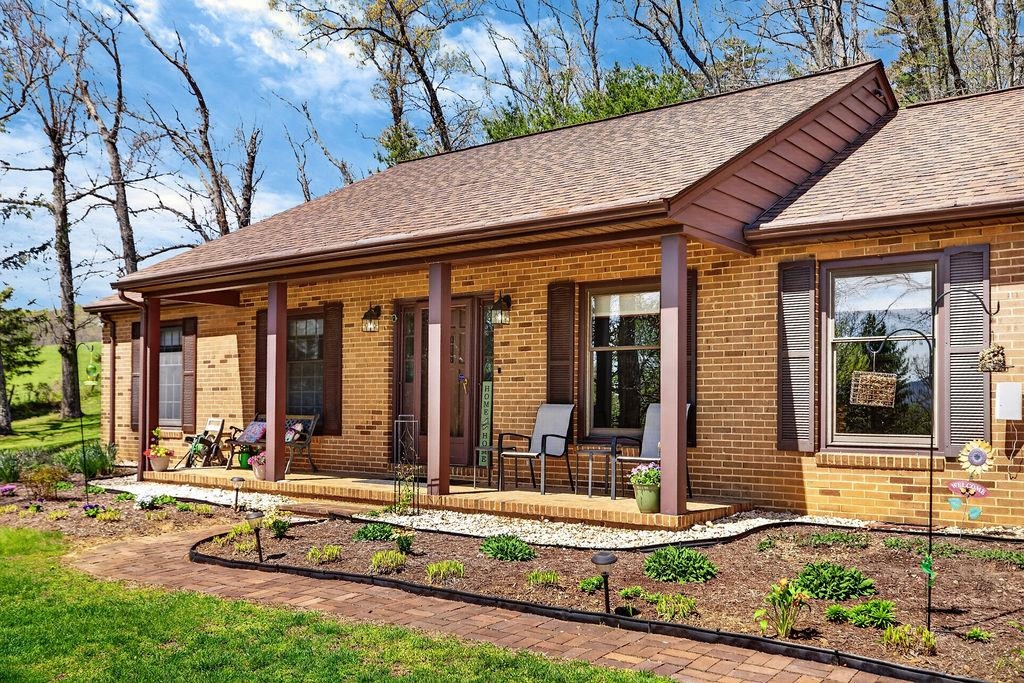 329 RED HILL RD, FAIRFIELD, Virginia 24435, 3 Bedrooms Bedrooms, ,3 BathroomsBathrooms,Residential,329 RED HILL RD,675659 MLS # 675659