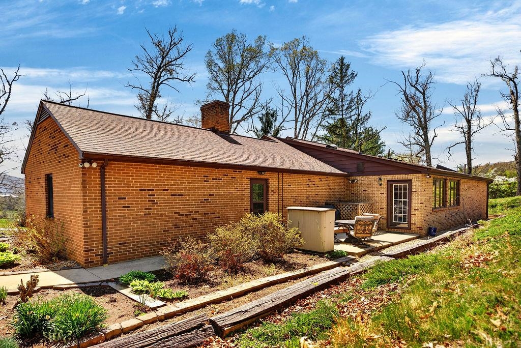 329 RED HILL RD, FAIRFIELD, Virginia 24435, 3 Bedrooms Bedrooms, ,3 BathroomsBathrooms,Residential,329 RED HILL RD,675659 MLS # 675659